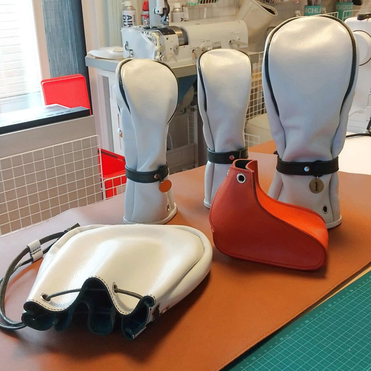 レザークラフトR工房 手縫い で作る 革製品と 革教室 のお店 leather craft school